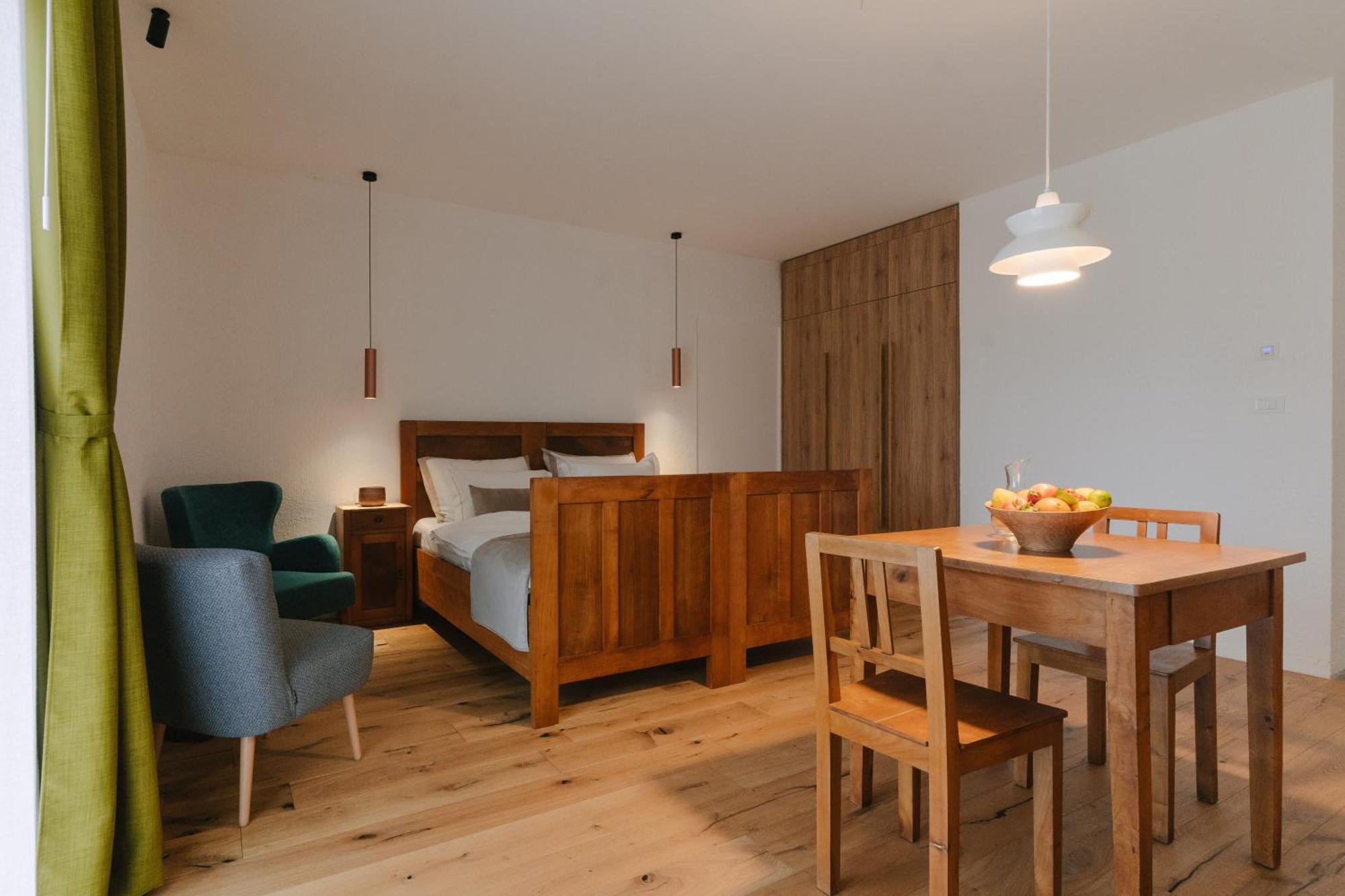 Pira Hotel Postojna Ngoại thất bức ảnh