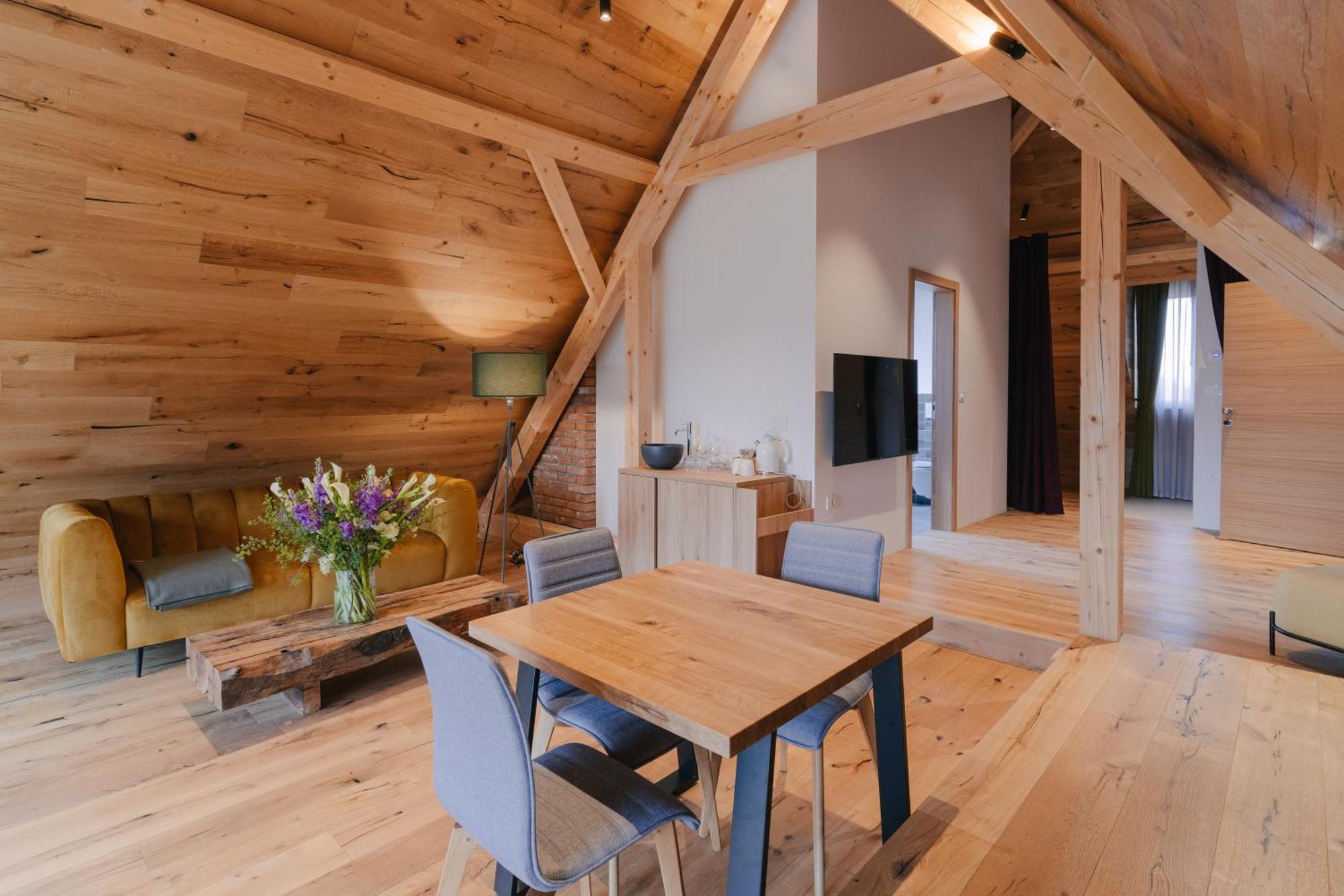 Pira Hotel Postojna Ngoại thất bức ảnh