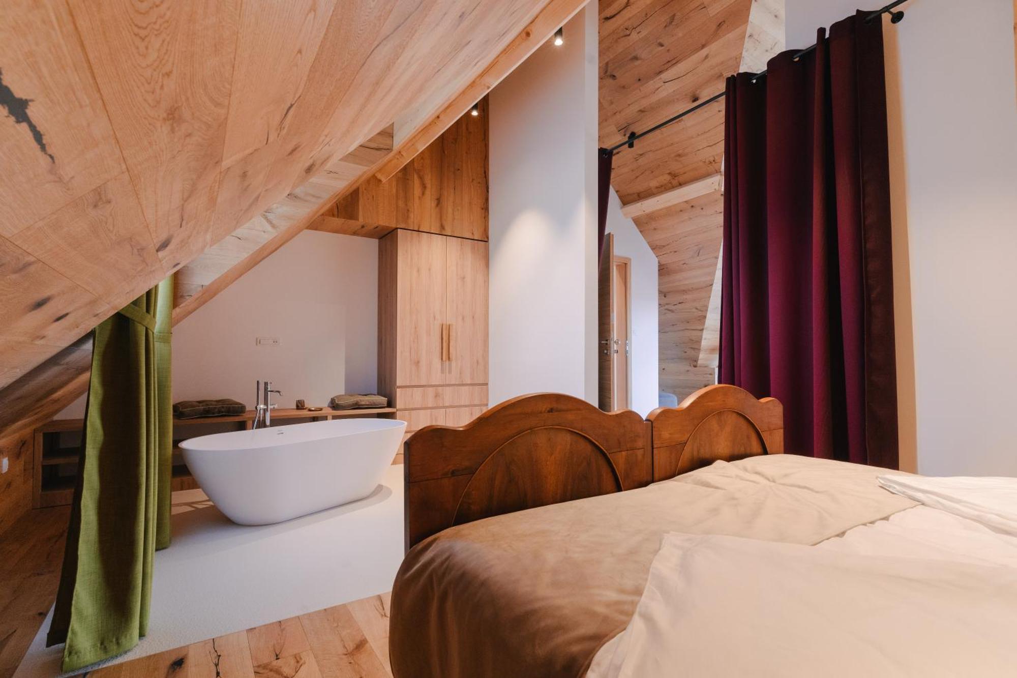 Pira Hotel Postojna Ngoại thất bức ảnh