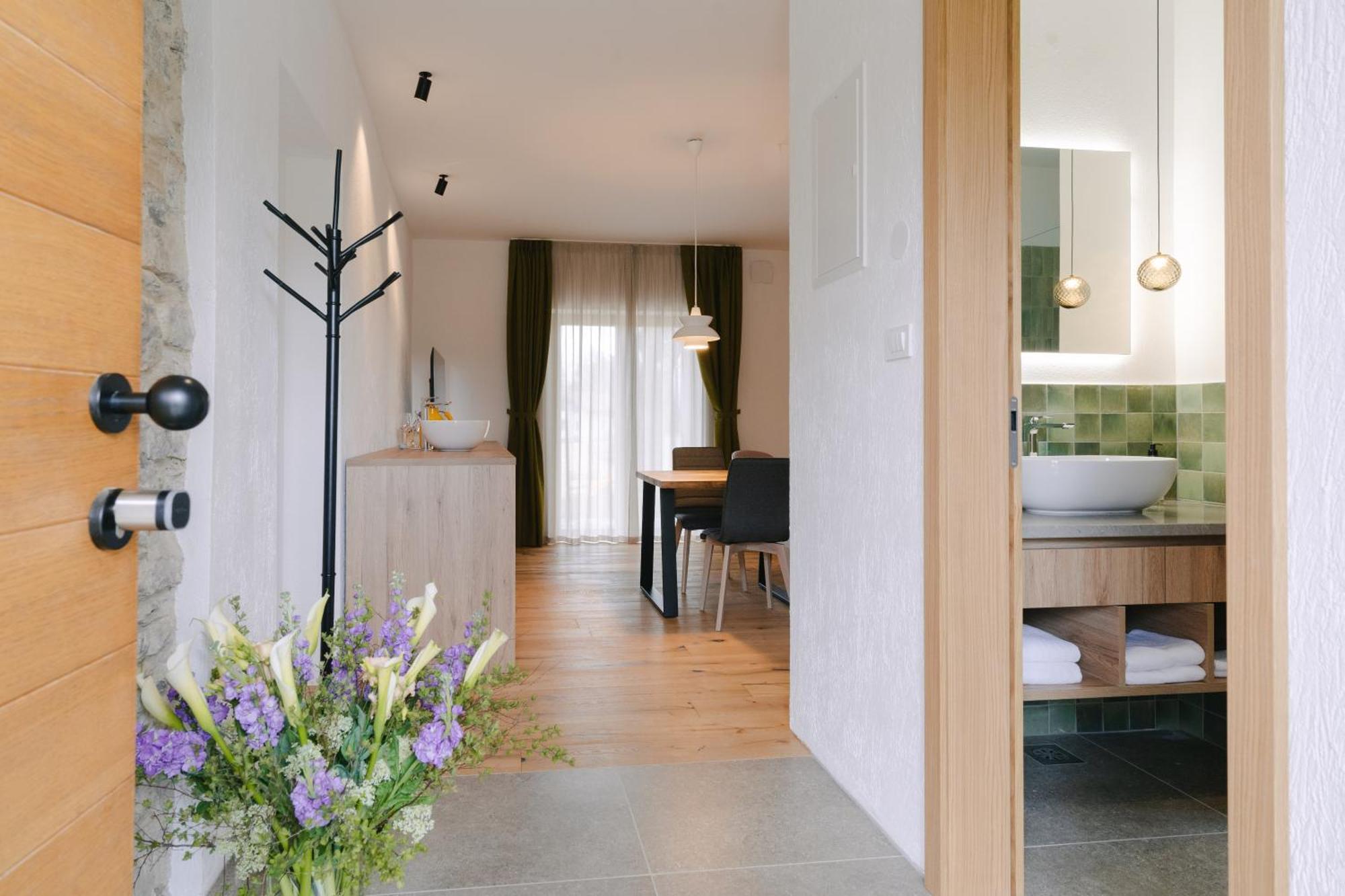 Pira Hotel Postojna Ngoại thất bức ảnh